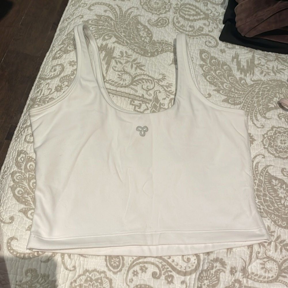 Tna sports tank cropped white size small